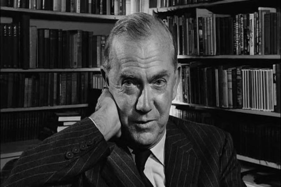 Cover image for Dangerous Edge: A Life of Graham Greene